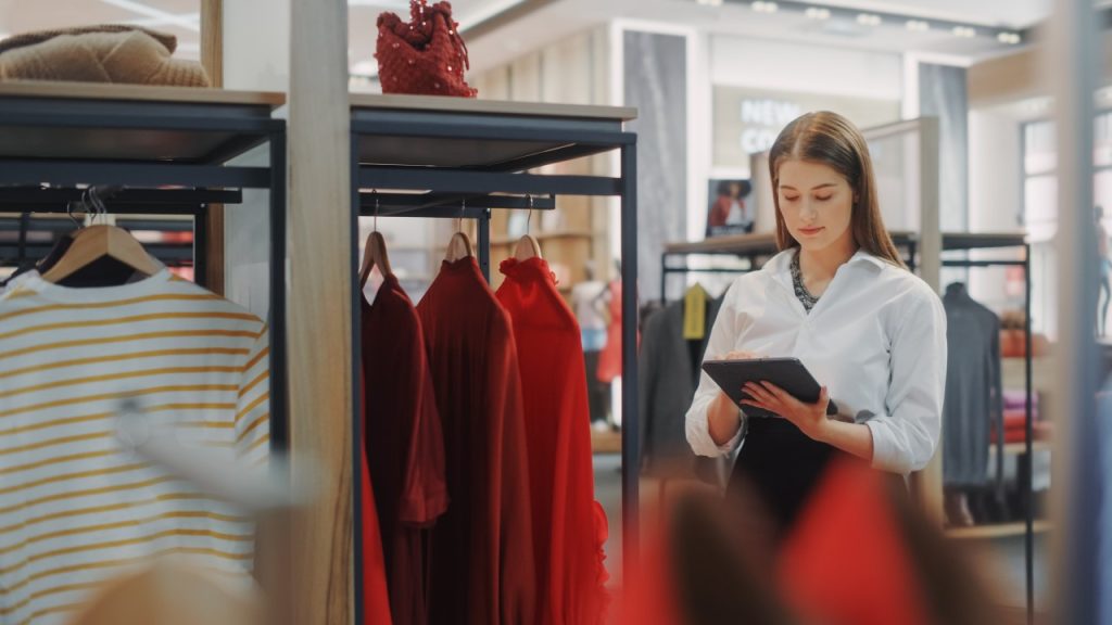 Retail employee engagement payroll software for retail (3)