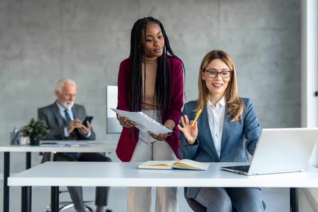 How to motivate banking and insurance employees 3